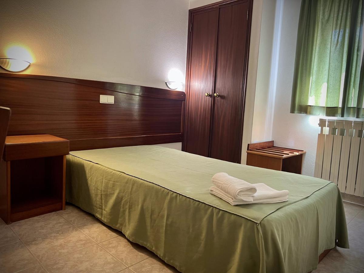 Residencial Casa Velha Hotel Pampilhosa da Serra Luaran gambar