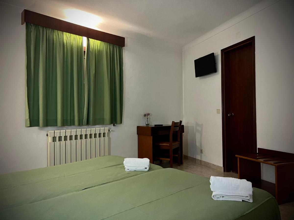 Residencial Casa Velha Hotel Pampilhosa da Serra Luaran gambar